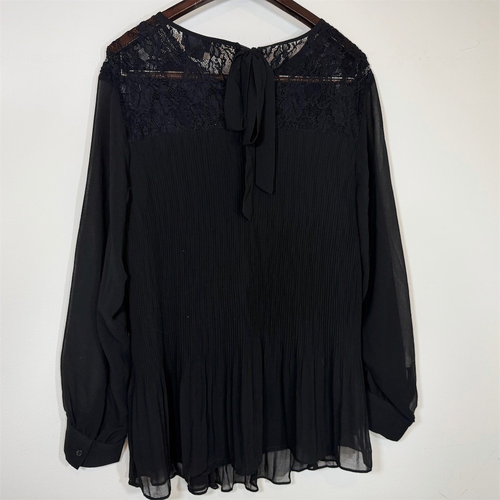 City Chic Blouse Womens M/18 Plus Black Pleated‎ Lace Yoke Tie Neck Long